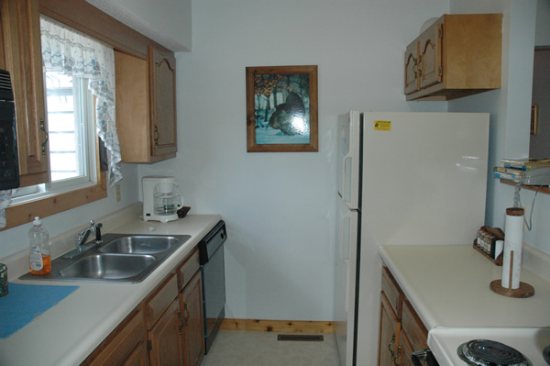 http://www.mountaintoprentals.net/custimages/ww1bkitchen.jpg